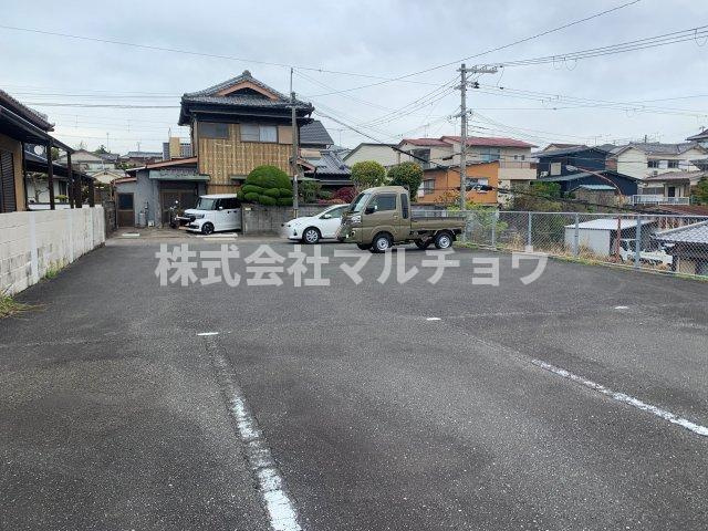 むつみ駐車場の駐車場|駐車場があるので、車を買う予定の方も安心です