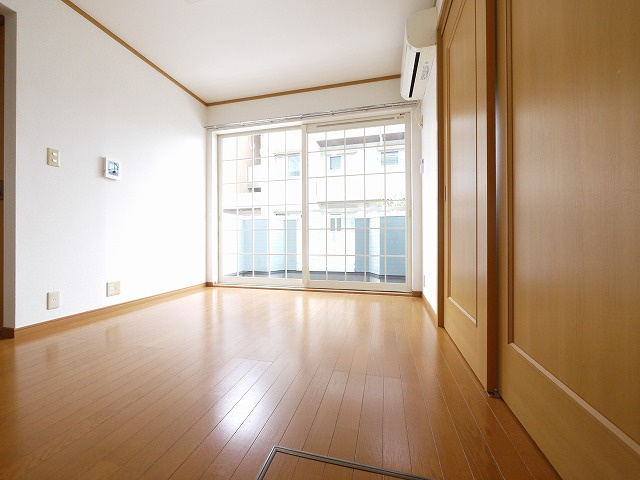 メゾンブローテの洋室|洋室です