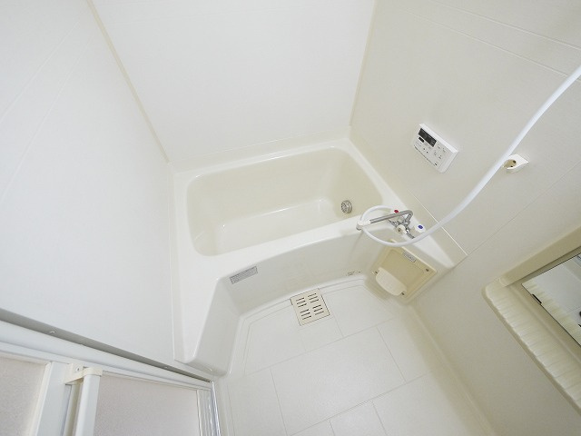 メゾンブローテの浴室|落ち着いた空間のお風呂です