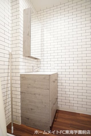 熊本市東区小山５丁目のアパートの独立洗面台