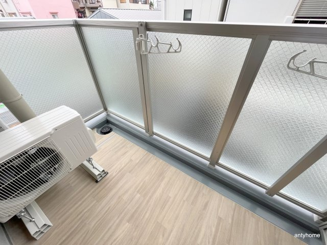エスリードレジデンス大阪ウエストコート　仲介手数料無料のバルコニー