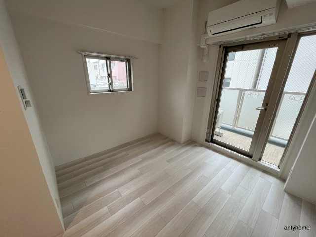 エスリードレジデンス大阪ウエストコート　仲介手数料無料の寝室