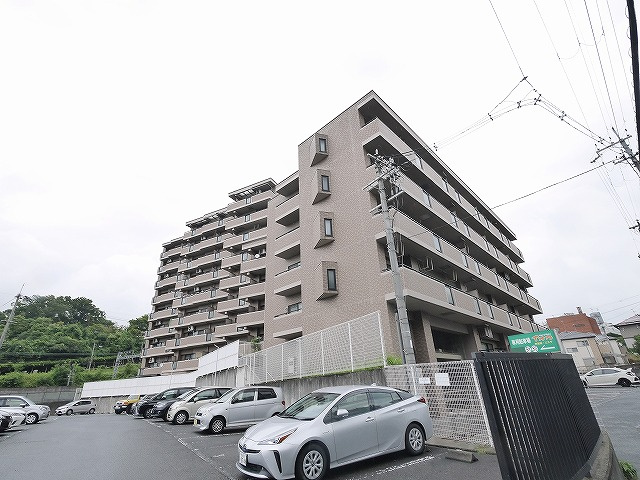 ネオハイツ富雄駅前