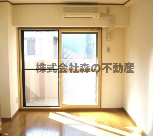 【洋室】 | パークサイドビル | 明るい洋室です