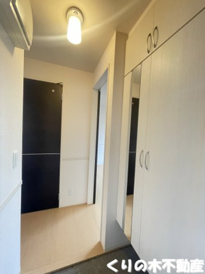 【玄関】 | セジュール上ノ山Ⅱ | 収納もある玄関です