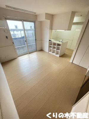 【居間・リビング】 | セジュール上ノ山Ⅱ | こちらの居間で趣味の時間をお楽しみください