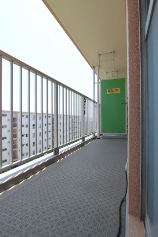 東垂水住宅7号棟のバルコニー