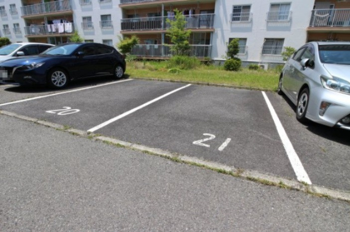 東垂水住宅7号棟の駐車場