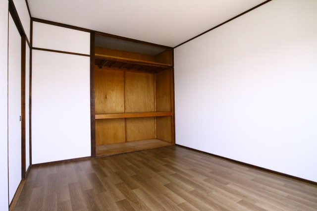 東垂水住宅7号棟の居間・リビング