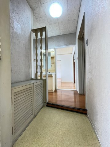 東垂水住宅7号棟の玄関