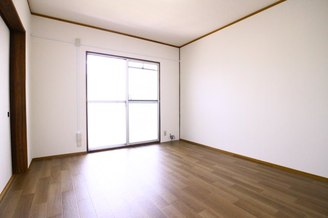 東垂水住宅7号棟の居間・リビング