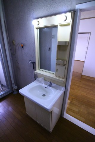 東垂水住宅7号棟の洗面所