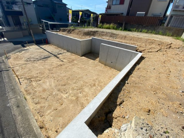 グラッド・タウン招提中町２丁目の前面道路含む現地写真|■木造２階建て　見晴らしの良い立地です♪♪
