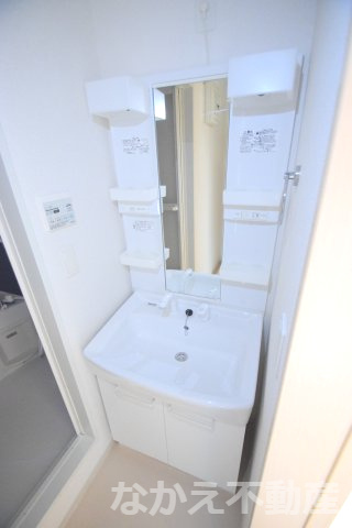 【洗面所】 | 明るい洗面所です