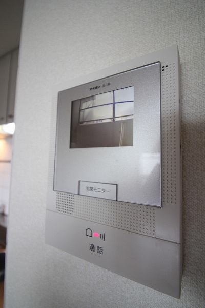 アドミラブール長岡京のセキュリティ|モニター付きインターホン