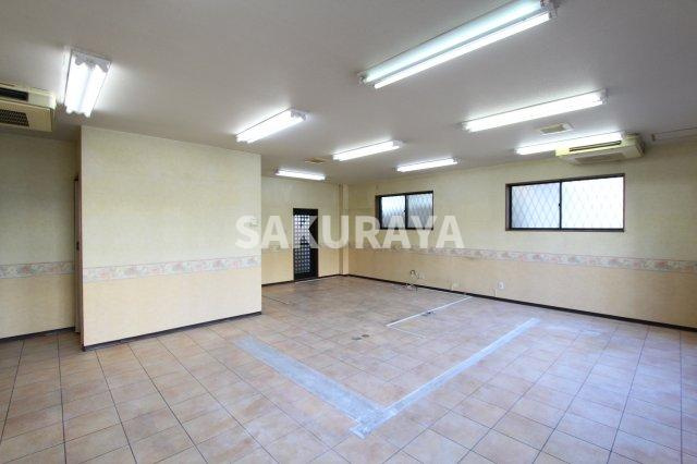 タウンコーポ商事テナントの内装