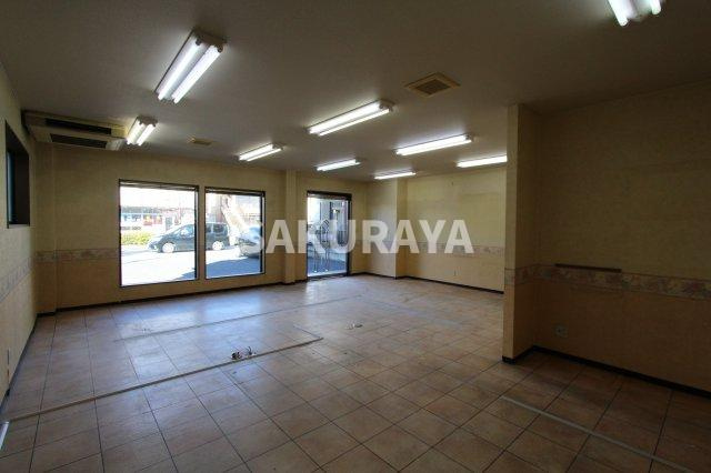 タウンコーポ商事テナントの内装