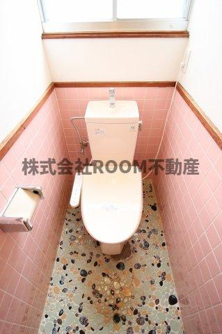 若葉町貸家（93-1）のトイレ|シンプルで使いやすいトイレです