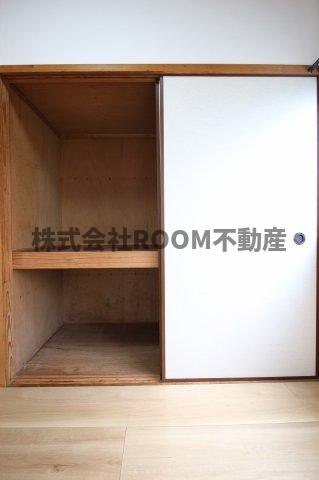 若葉町貸家（93-1）の収納|大きなものも収納できそうです