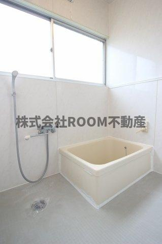 若葉町貸家（93-1）の浴室|コンパクトで使いやすいお風呂です