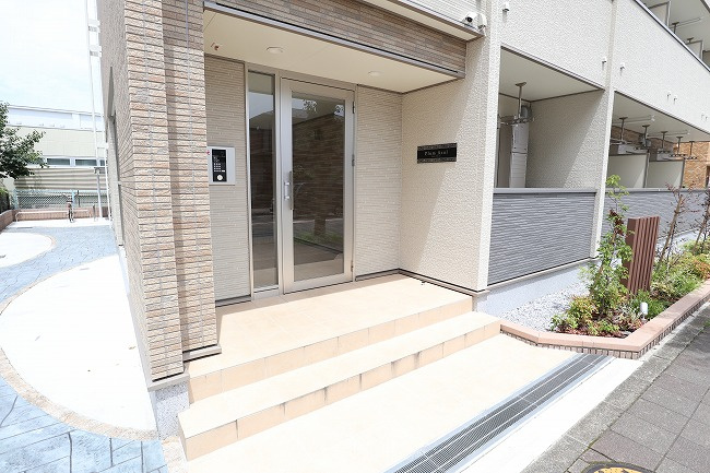 プラム・アズールのエントランス