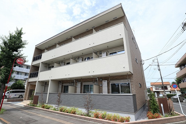 プラム・アズールの外観