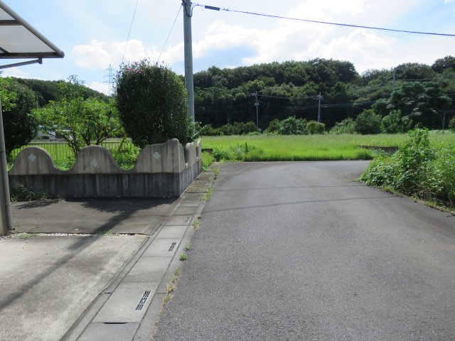 鳩山町熊井売地の前面道路含む現地写真