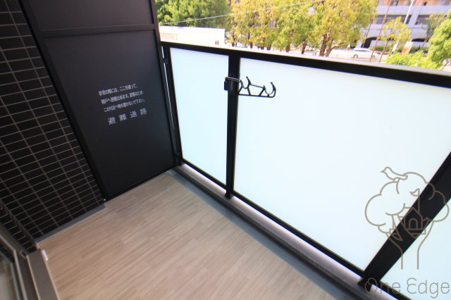 プレサンス西中島南方セレストのバルコニー