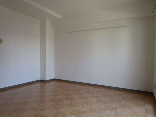 大阪市淀川区十三東１丁目の賃貸マンションの居間・リビング