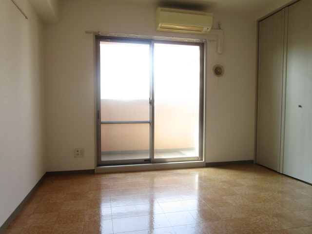 大阪市淀川区十三東１丁目の賃貸マンションの寝室