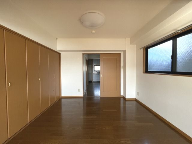 アーバン・ドウェルYSの居間・リビング|使いやすいリビングです