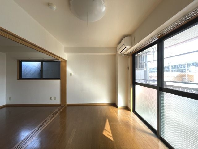 アーバン・ドウェルYSの洋室|使い勝手のいい洋室です