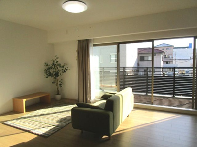 【居間・リビング】 | ポレスター南川添 | 南面リビング陽当り良好