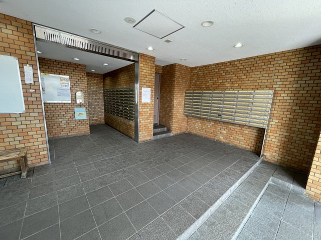 イトーピア武庫川のエントランス