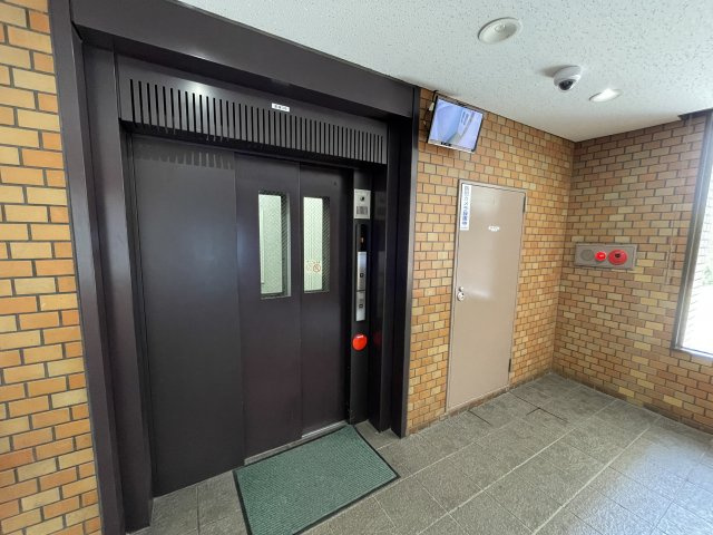 イトーピア武庫川のエントランス