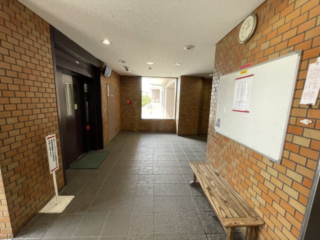 イトーピア武庫川のエントランス