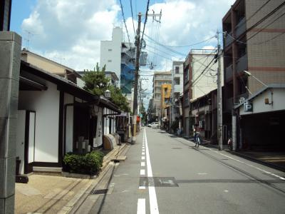 エムズ御所西（旧レジデンスＭＴ）の周辺|前面道路
