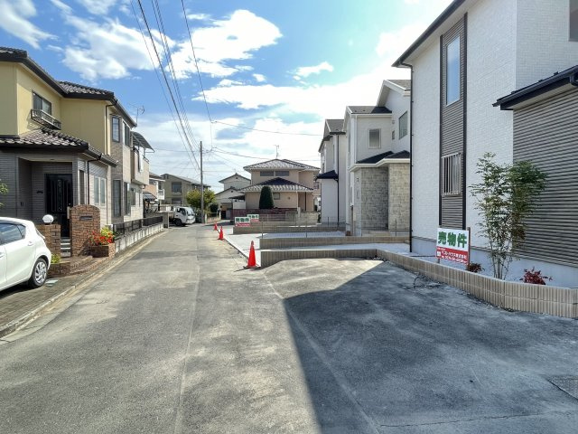 藤岡市上戸塚（全3棟）1号棟の前面道路含む現地写真|前面道路含む現地写真です