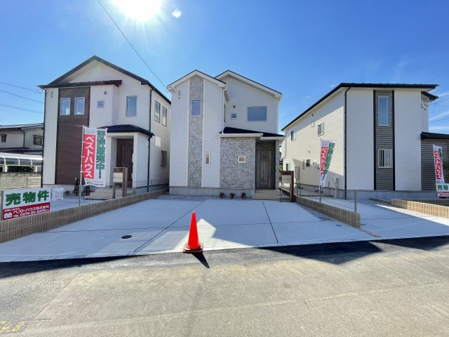 藤岡市上戸塚（全3棟）2号棟の前面道路含む現地写真|前面道路含む現地写真です