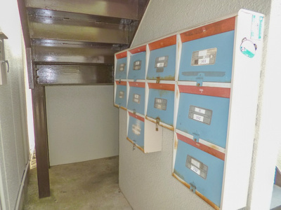 【その他共用部分】 | フラットクリーデンス | メールボックス