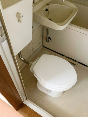 【トイレ】 | フラットクリーデンス | 3点ユニットバス