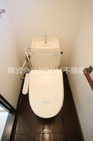 ポルトボヌール(PORTE-BONHEUR)のトイレ|落ち着いた色調のトイレです