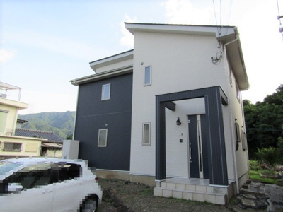 【外観：施工例】 | 中古戸建　中央市大鳥居 | 外観です