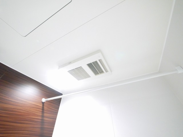 ＳｈａＭａｉｓｏｎ　Ｐｒｅｍｉｅｒ　ＣＹＰＲＥＳＳの設備|お風呂には浴室乾燥機も付いております。