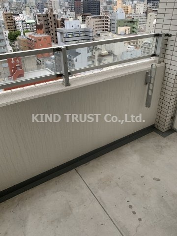 ベルフェリーク天満橋のバルコニー|陽当たり良好なバルコニーです