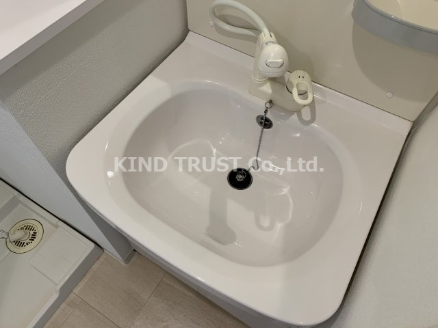 ベルフェリーク天満橋の洗面所|コンパクトで使いやすい洗面所