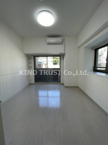 LOWLANDS西天満の居間・リビング|こちらの居間で趣味の時間をお楽しみください