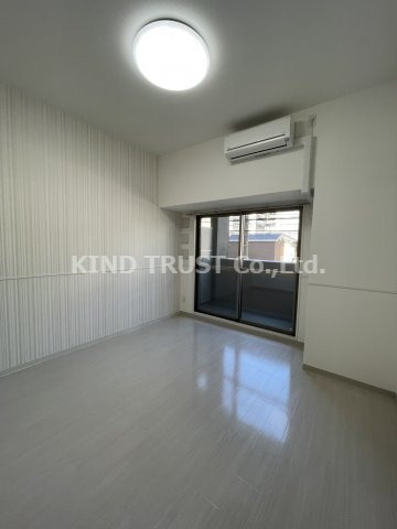 LOWLANDS西天満の居間・リビング|こちらの居間で趣味の時間をお楽しみください