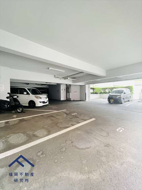 エスポワール小笹の駐車場