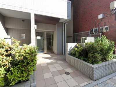 【エントランス】 | プラハ川崎本町通り | エントランス部分です。